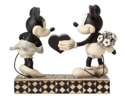Disney Jim Shore Figure - Mickey & Minnie - Real Sweetheart
